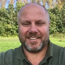 Lars søger: lejlighed eller rækkehus til leje i Frederiksberg, København SV eller Valby m.fl. 